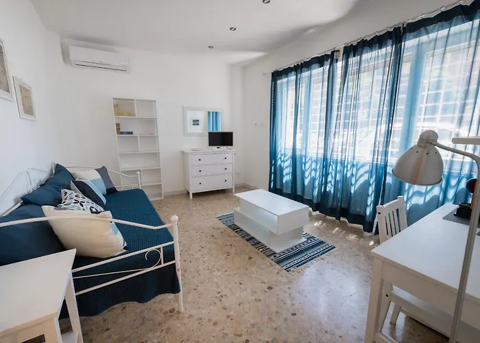 Casa Rosa Beige E Blu Rom